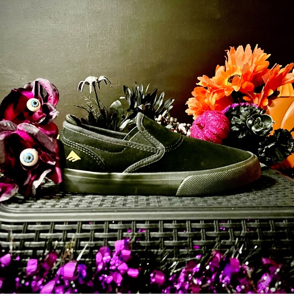 BRAND NEW Emerica. Wino G6 Slip-On (YOUTH) - Picture 1 of 6